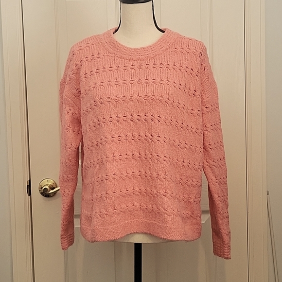 Old Navy coral sweater. Size Medium. Warm and soft. - Picture 1 of 5